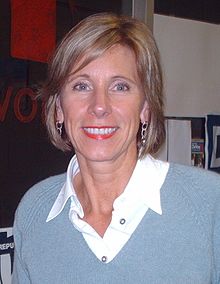 Featured_betsy_devos_2005_crop_24160