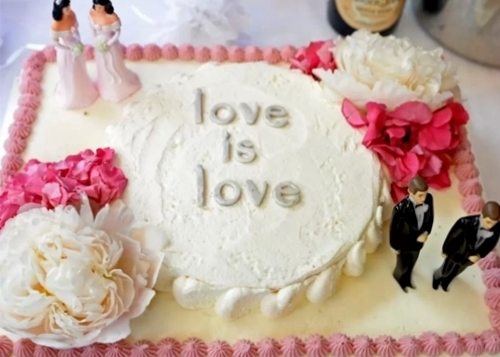 Featured_gay_wedding_cake__unscaled_17459