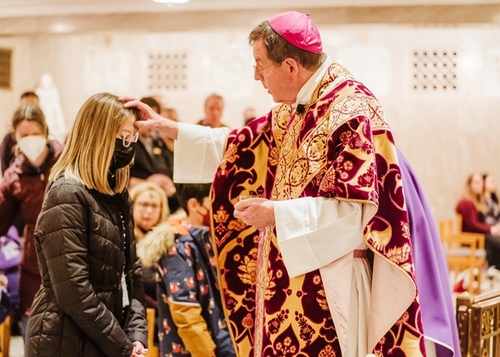 Featured_archbisop_vigneron_on_ash_wed__2022_-_fb_53415