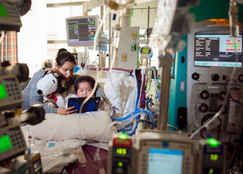 Featured_covid_child_pediatric_icu__texas_children_s_hospital_52486