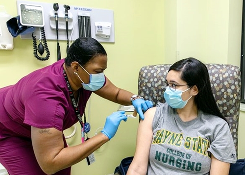 Featured_covid_vax_vaccine_at_wsu_wayne_state__its_photo_52071