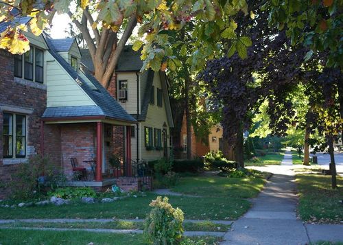 Featured_ferndale_side_street_42252