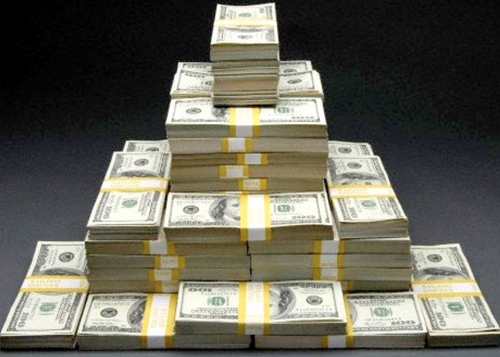 Featured_money_pile_7630