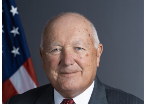 Some Fed-Up Canadians Want to Oust Michigan's Pete Hoekstra as U.S. Ambassador