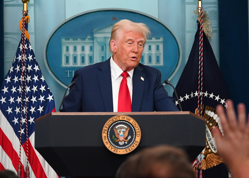 Featured_trump_deposit_photo_59645