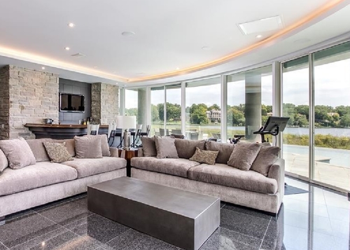 Deadline Detroit | Gallery: See how Matt and Kelly Stafford live in Bloomfield Hills, but not for long - Vimarsana News