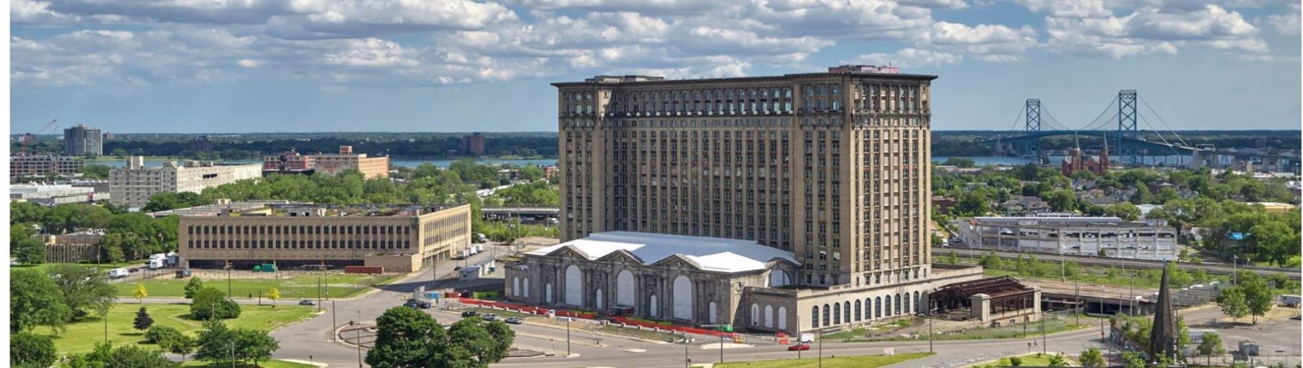 Featured_mich_central_station_by_ford_43640