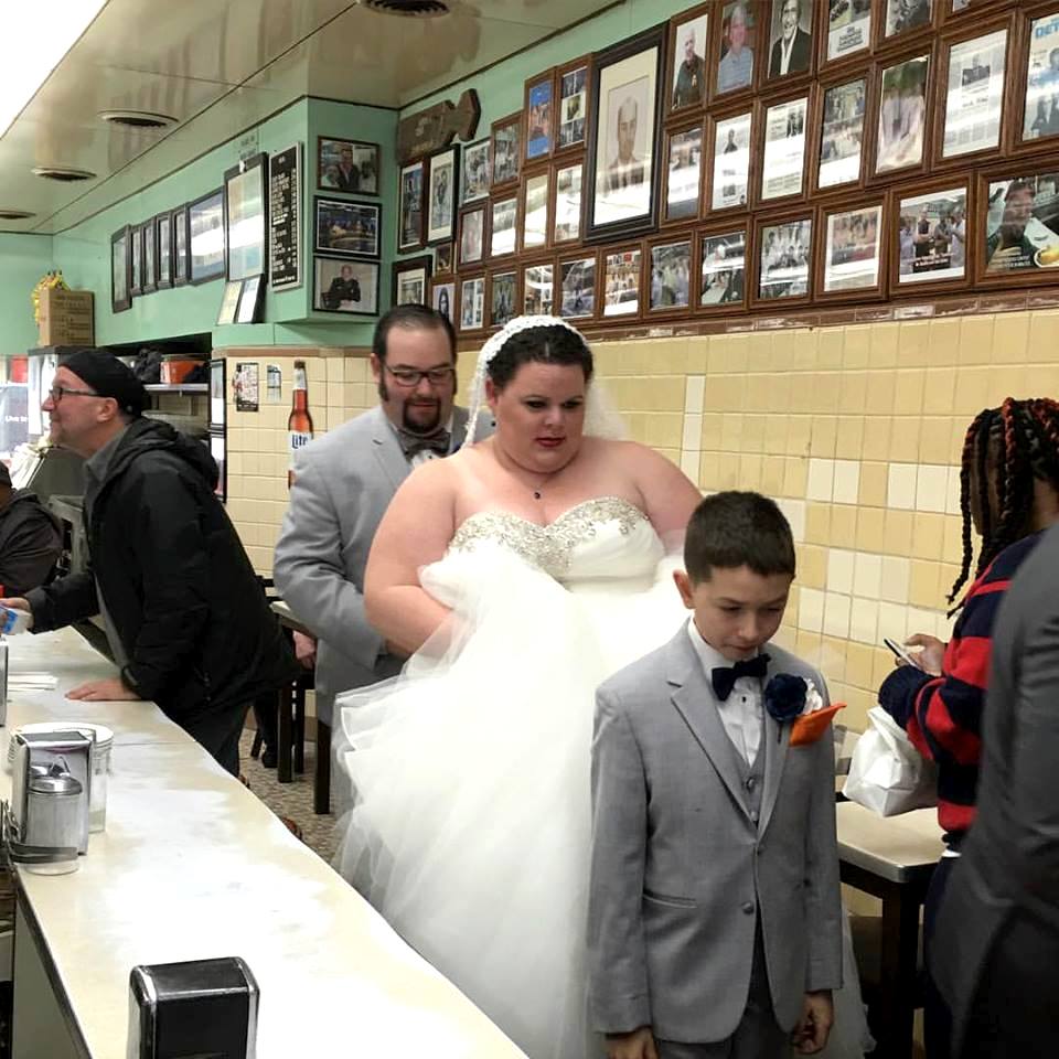 Featured_wedding_big_walk_19852